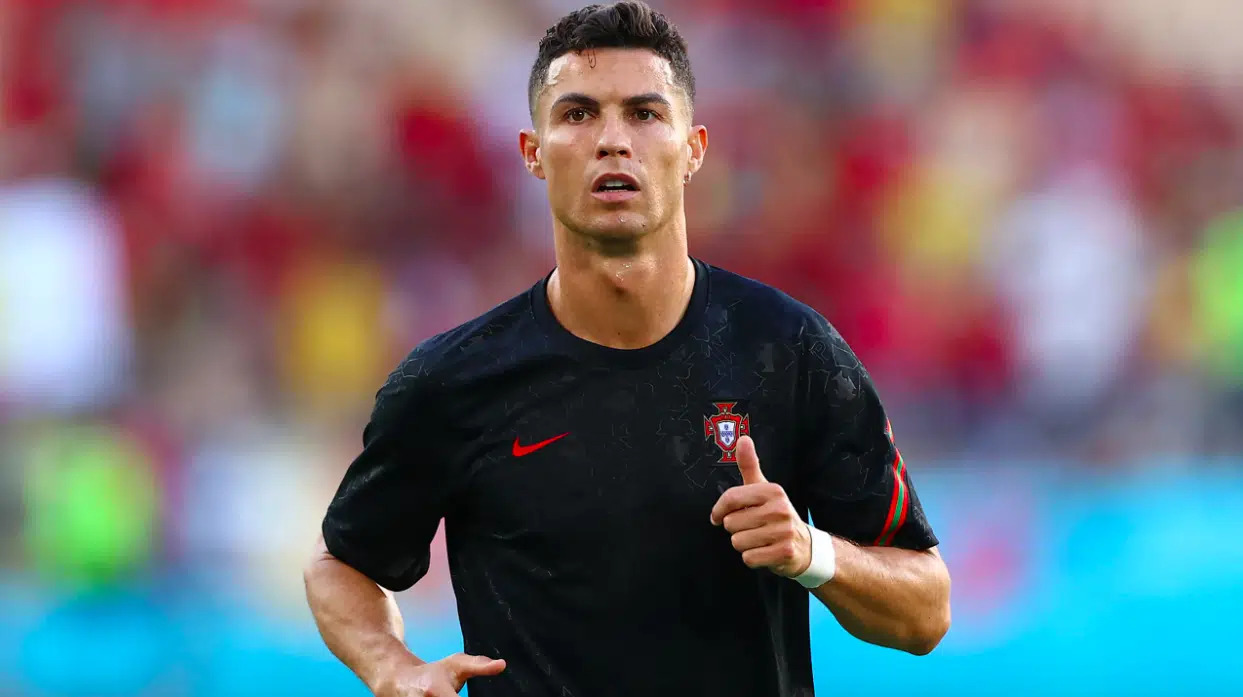 Cristiano Ronaldo (CR7) : footballeur international portugais et attaquant à Manchester United