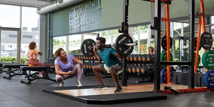 âge minimum pour basic fit