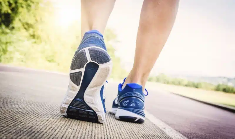 Marcher pour sa santé combien de pas faut-il faire par jour