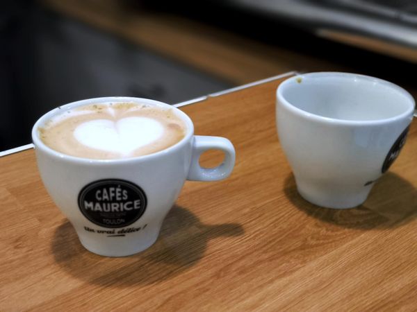 Latte art : l'entraînement artistique qui booste votre concentration