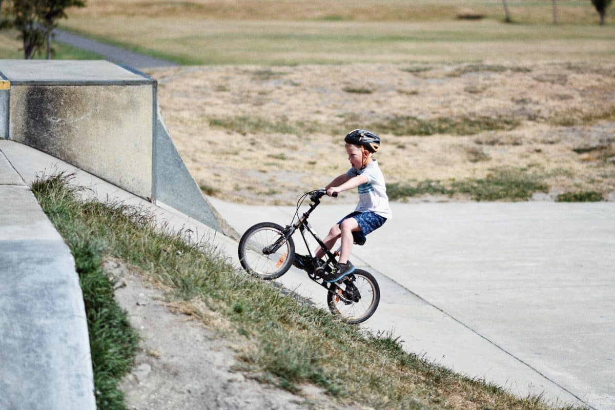 À quel âge les enfants peuvent faire du vélo sans roulette ?